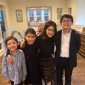 Meet your Posher, Naomi